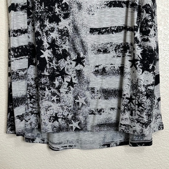 Cynthia Rowley Gray Patriotic Very Soft Tank Top, Size 1X - Picture 3 of 9